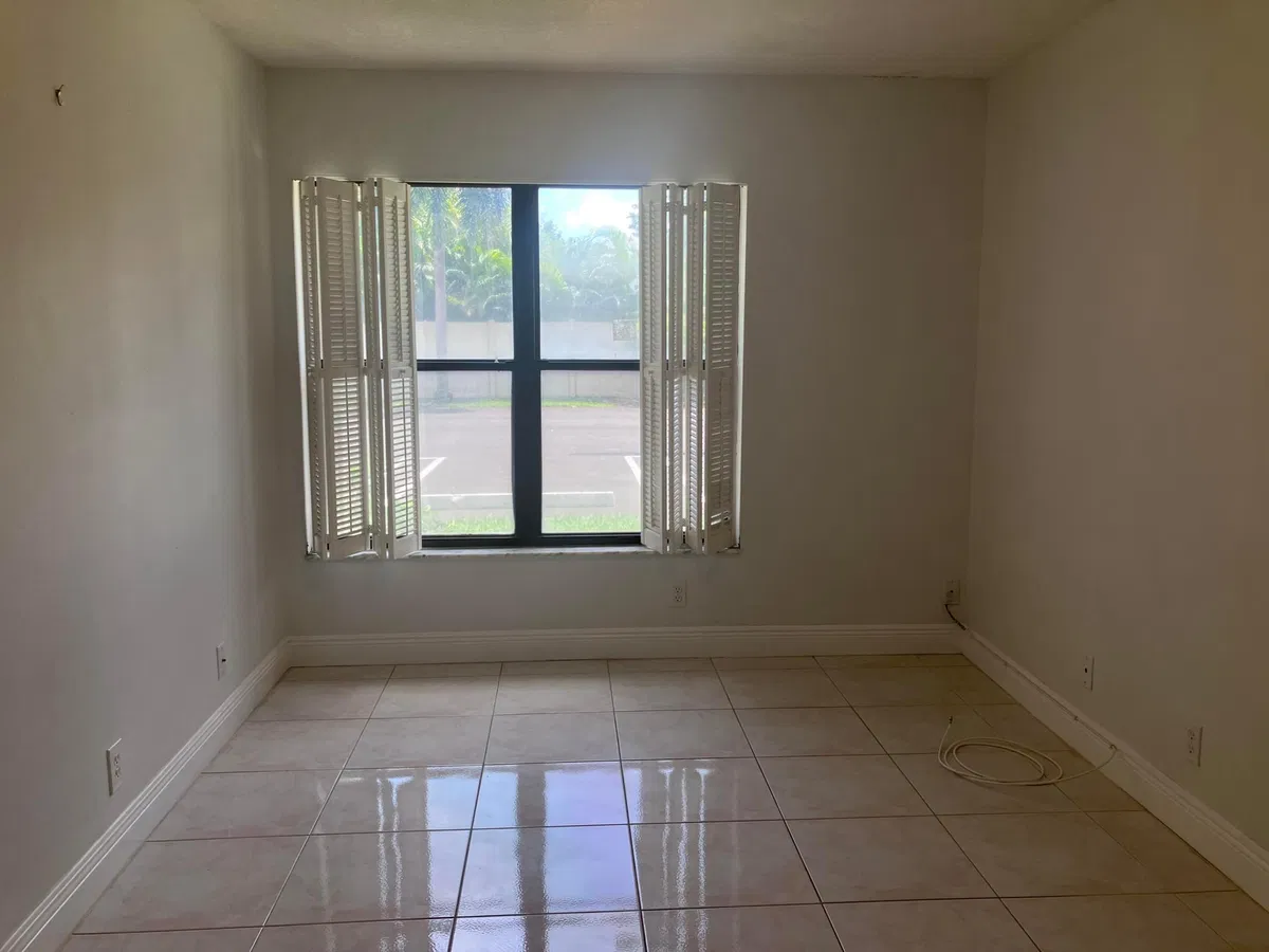 Unit 1616 photo 13