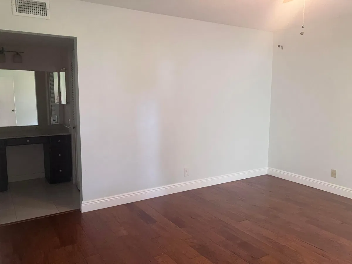 Unit 1616 photo 16