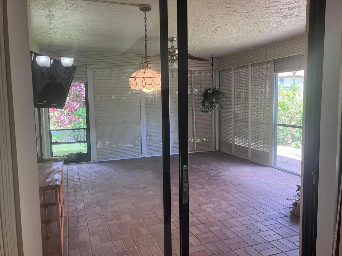 Unit 1616 photo 49
