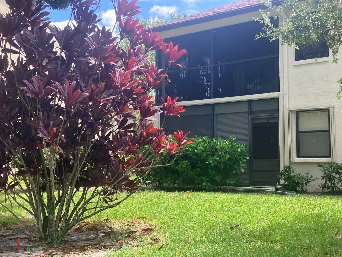 Unit 1616 photo 61