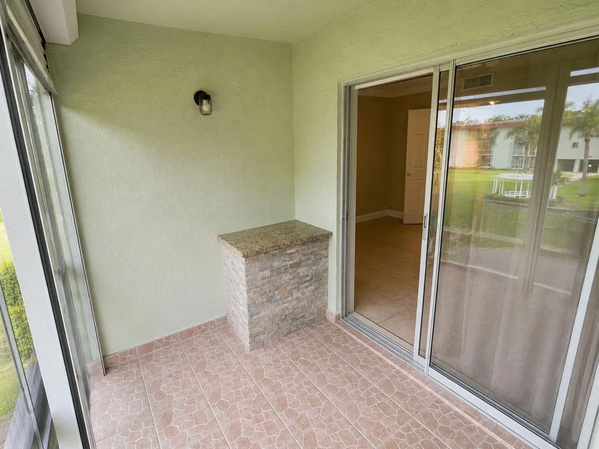 Unit 308 photo 19