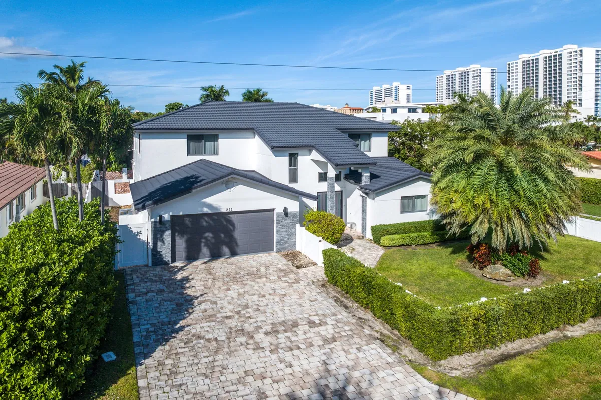 Spanish River Land Residence