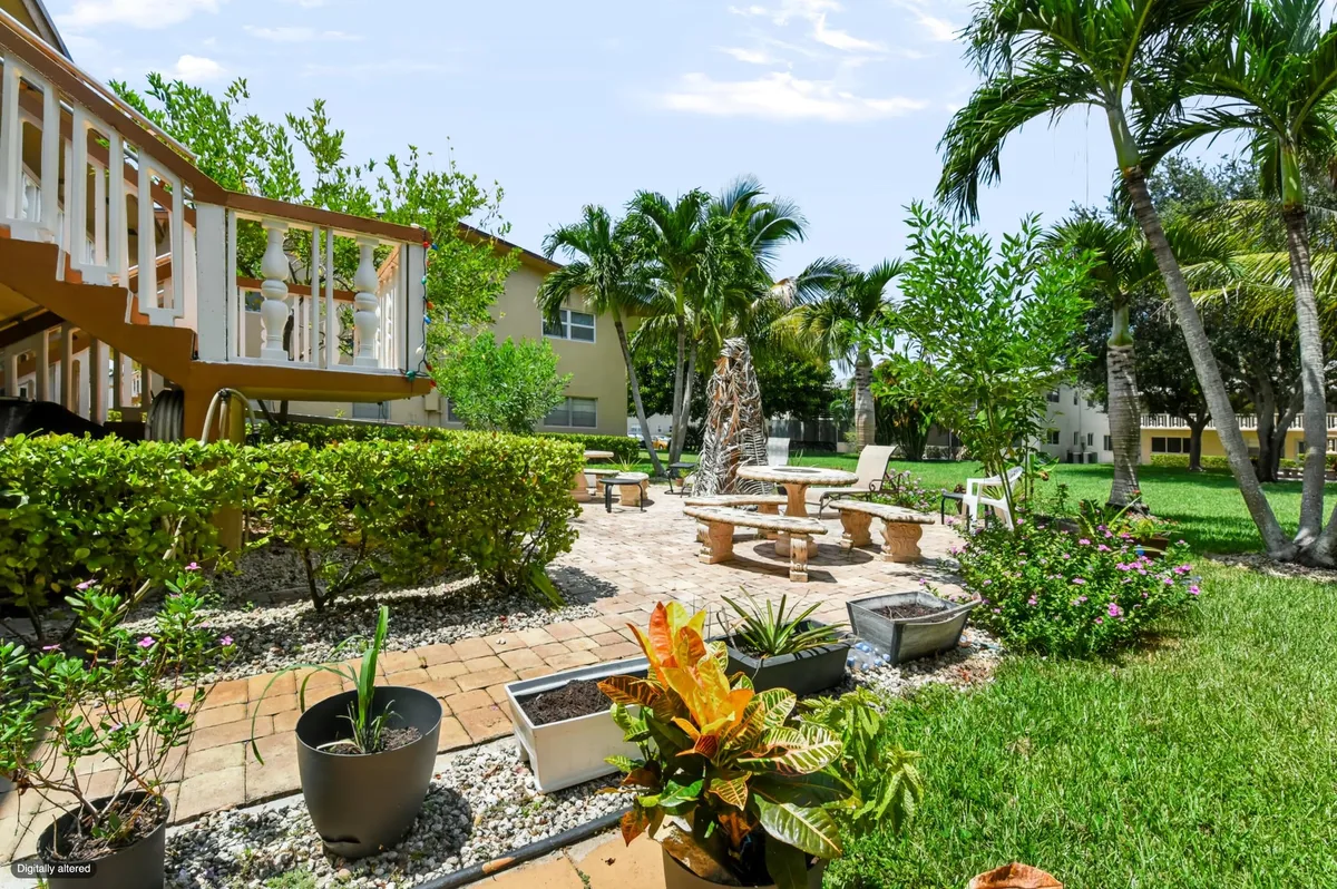 Residence photo 16