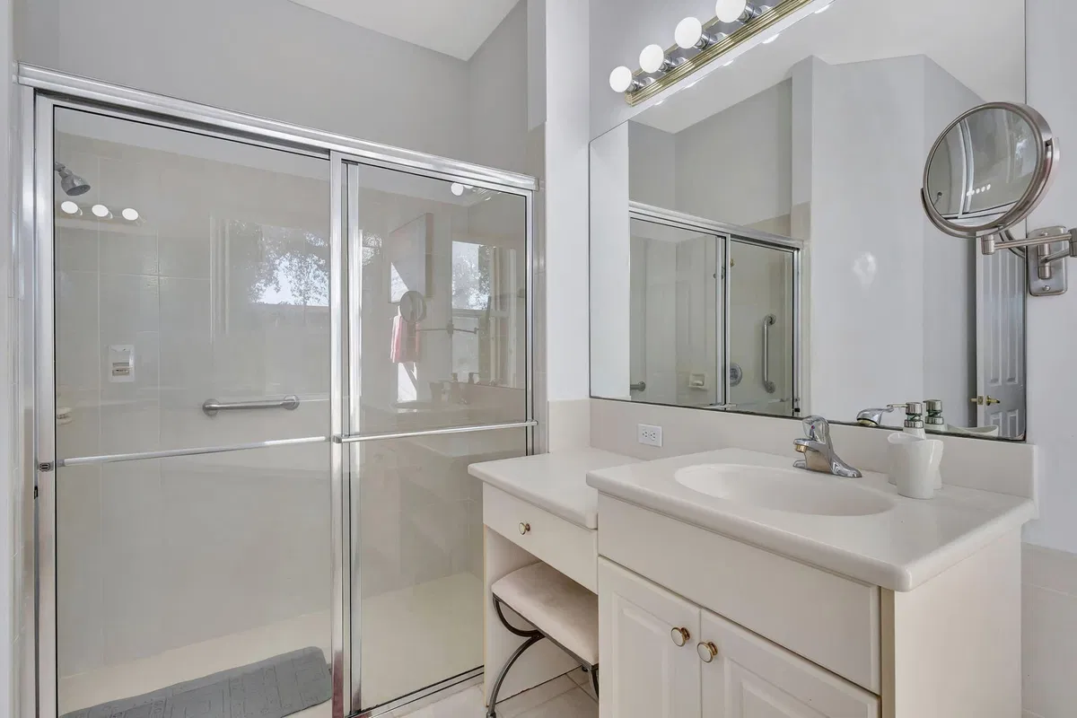 Residence photo 25