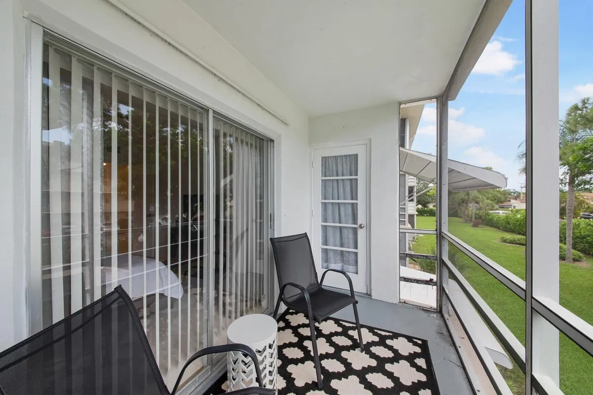 Unit 206 photo 16