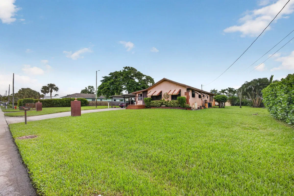 Residence photo 4