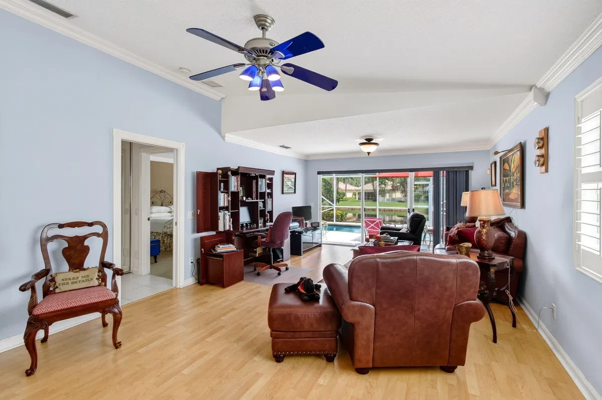 Residence photo 19
