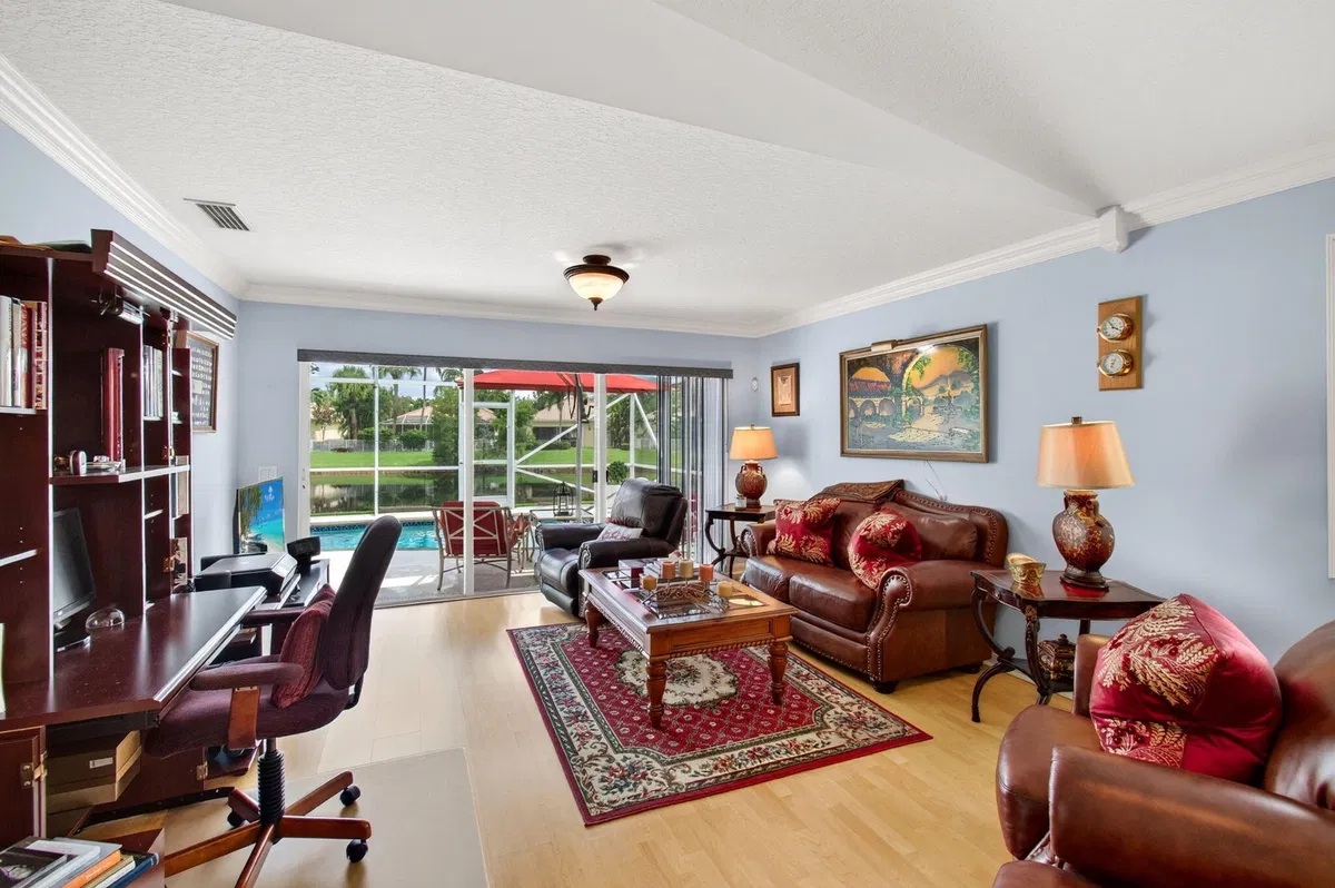 Residence photo 22