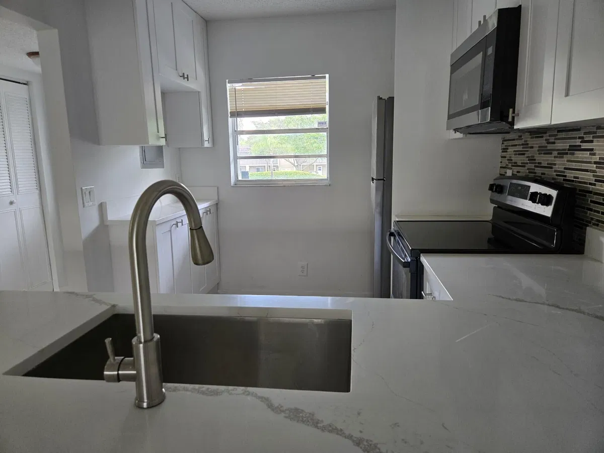  Unit 2140 photo 7