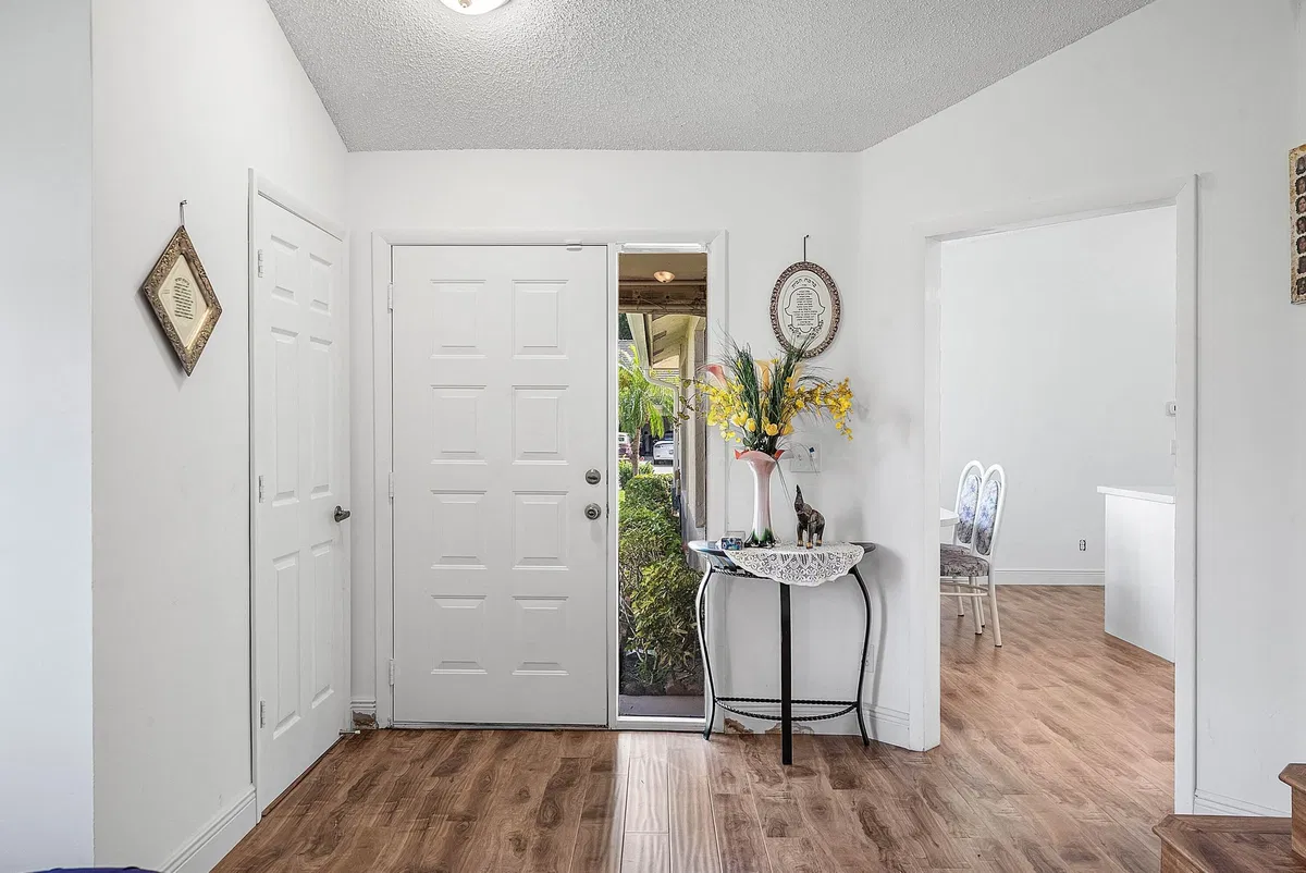 Residence photo 4