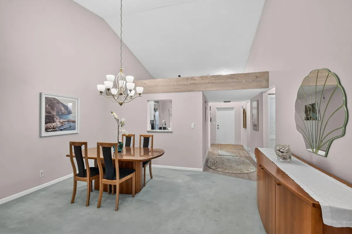 Unit 204 photo 7