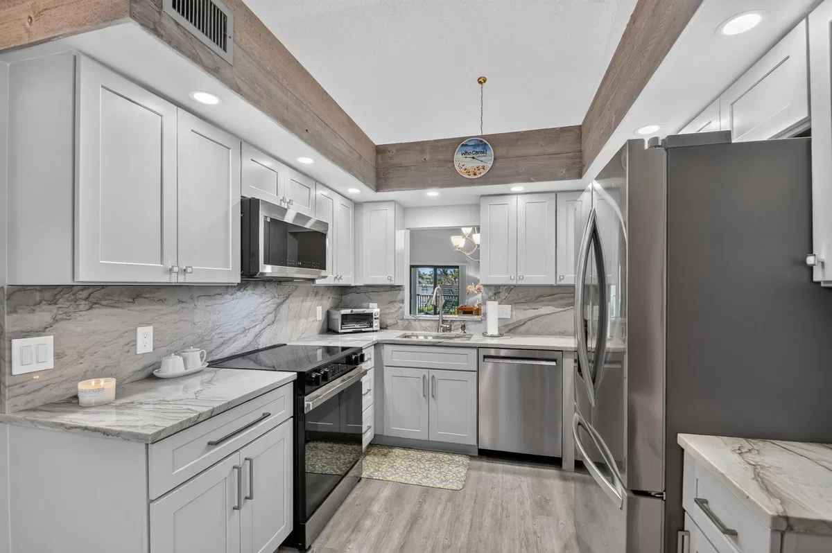 Unit 204 photo 13