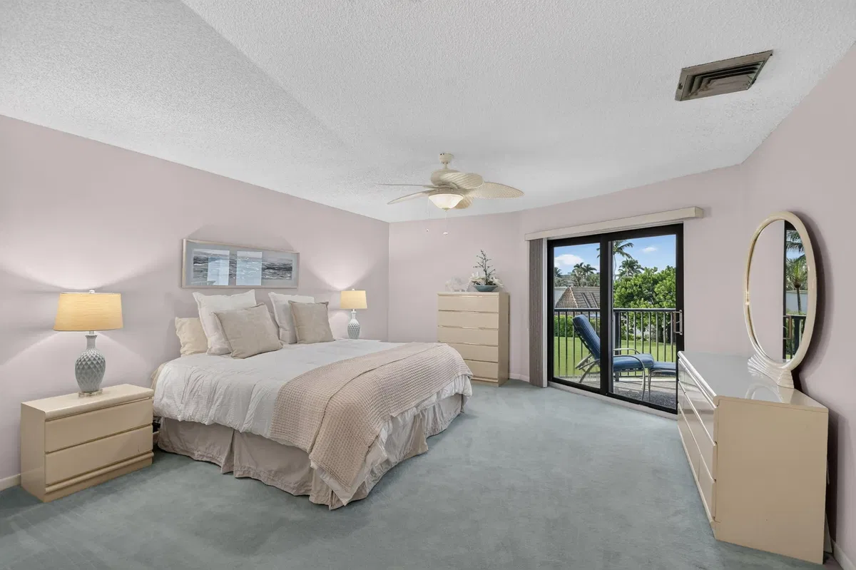 Unit 204 photo 19