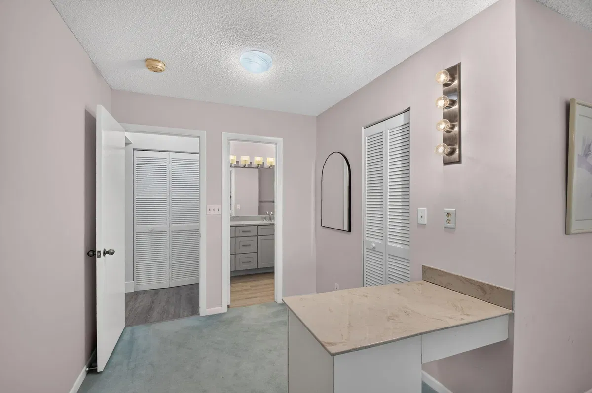 Unit 204 photo 28
