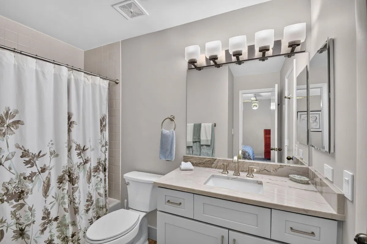 Unit 204 photo 37