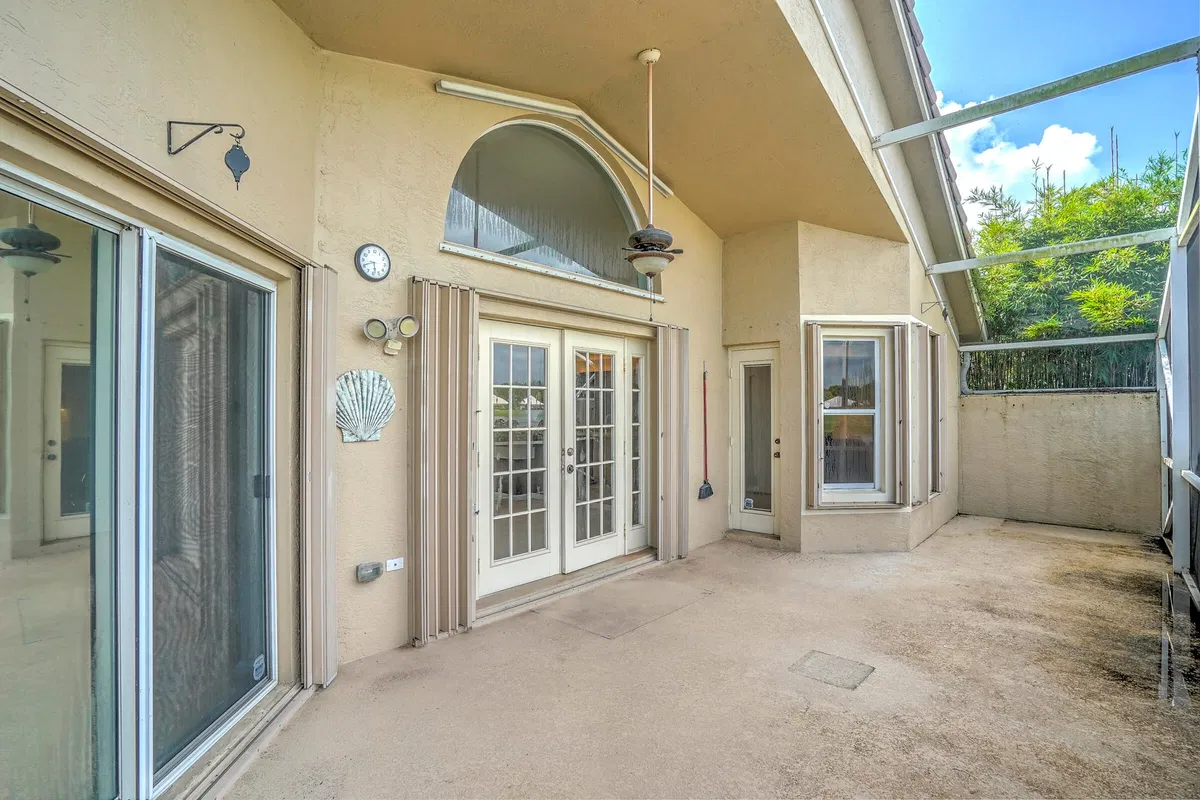  Residence photo 49