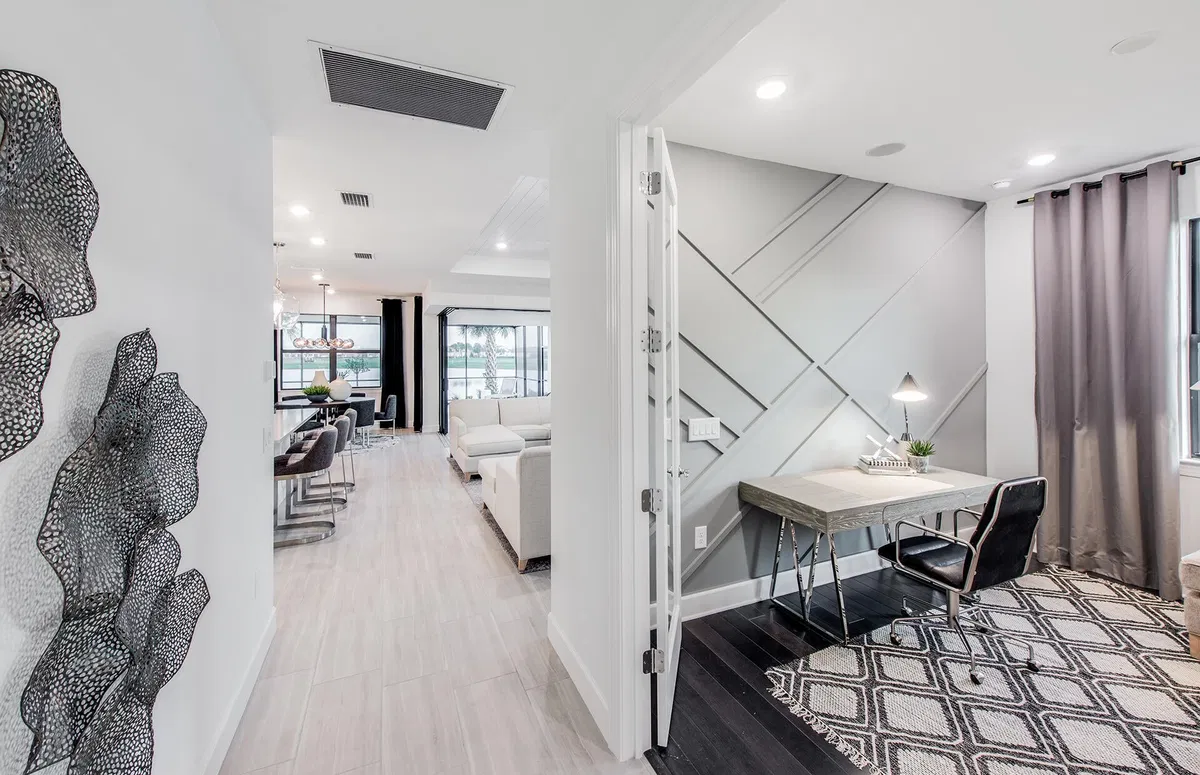 Avenir Unit 19 Mystique photo 19