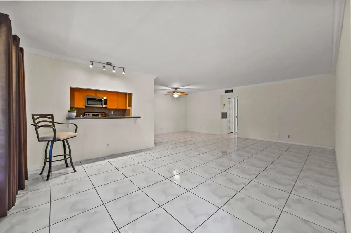 Unit C photo 7