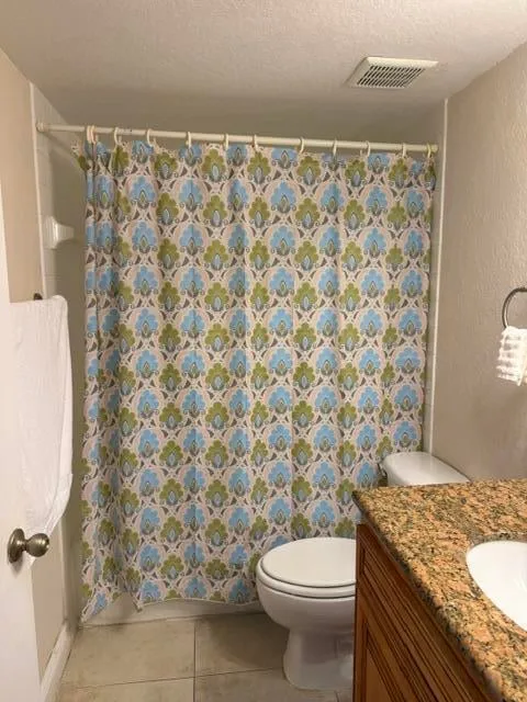 Unit B photo 22