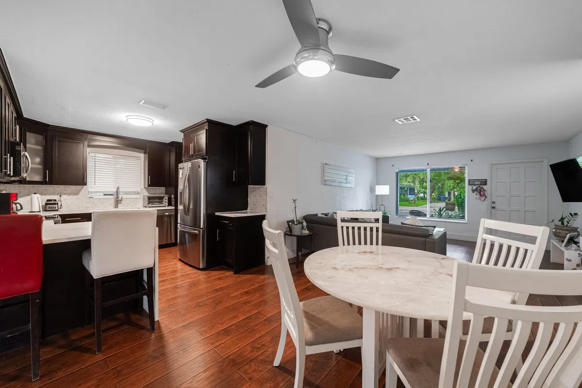 Residence photo 16