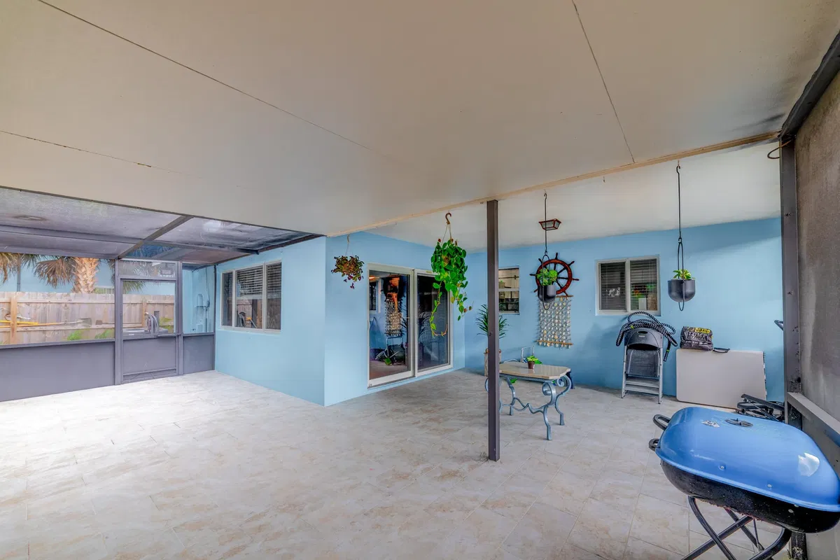 Residence photo 25