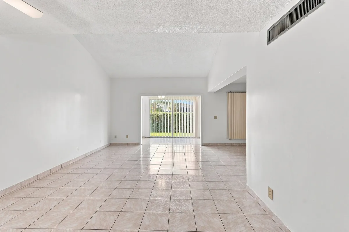 Unit 137 photo 40