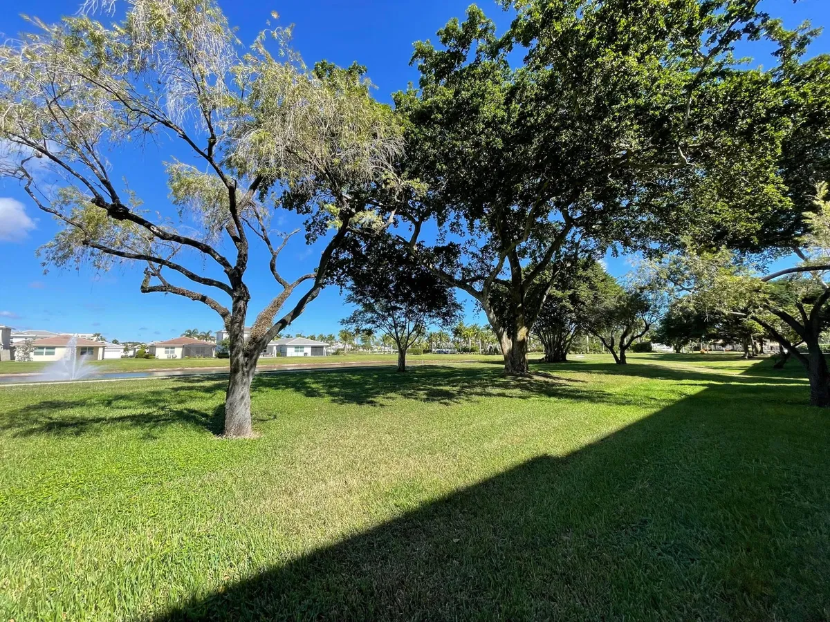 Unit 1070 photo 22