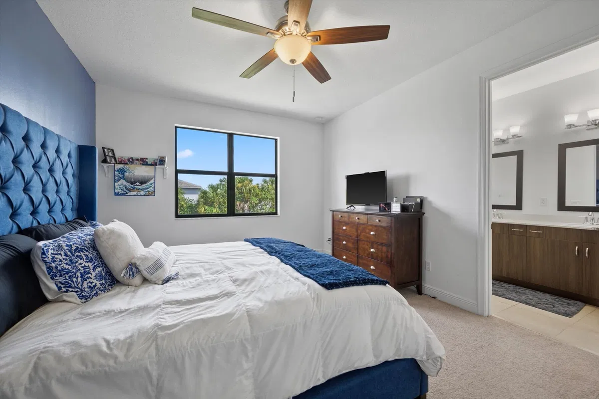 Residence photo 22