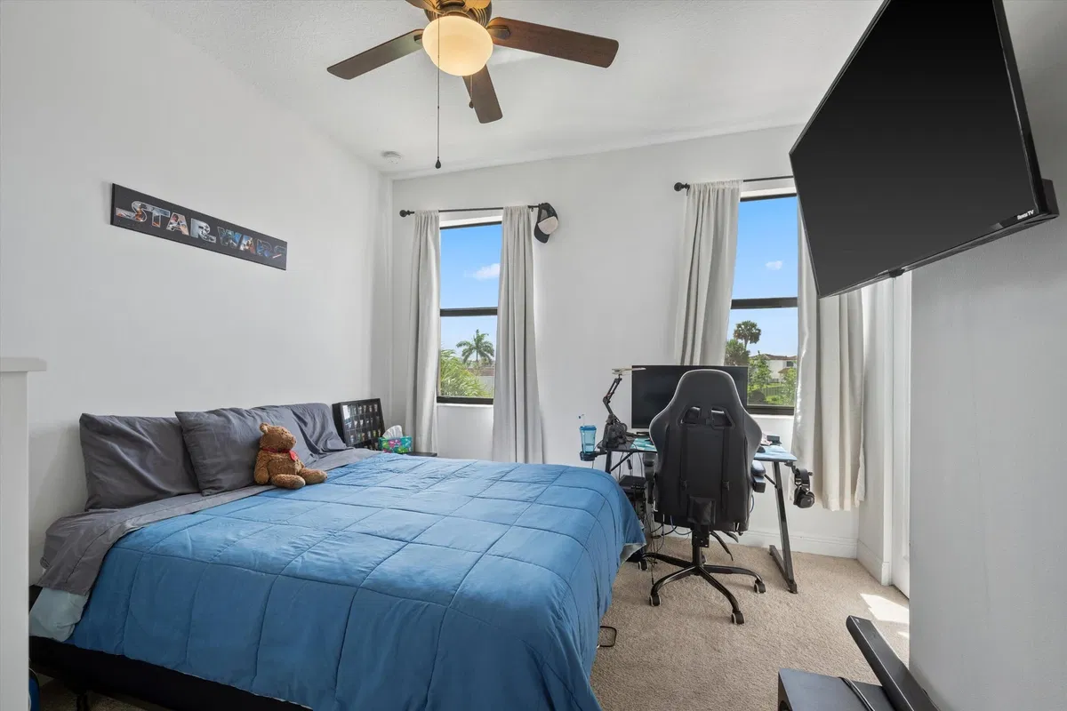 Residence photo 25
