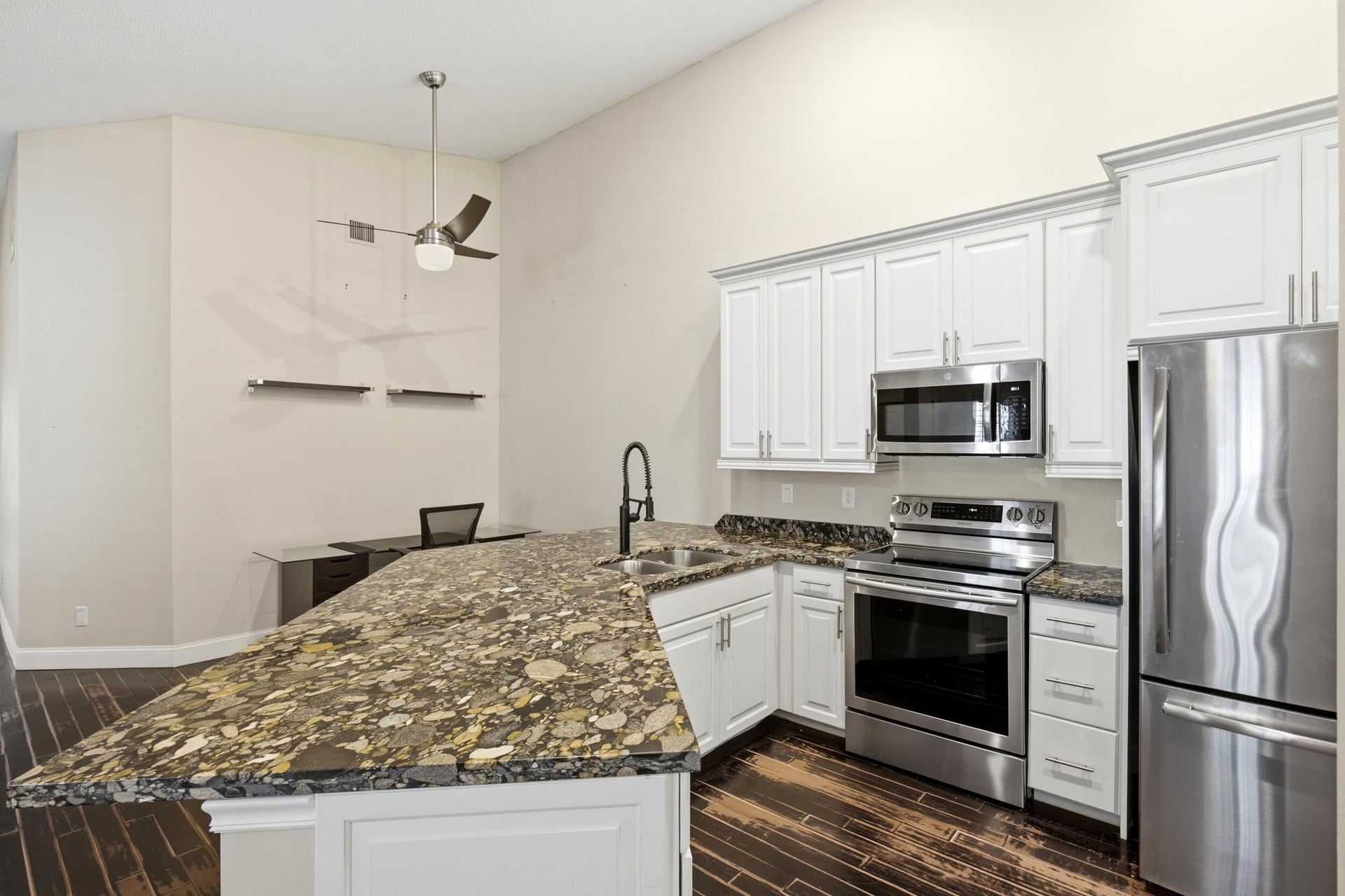 Residence photo 7