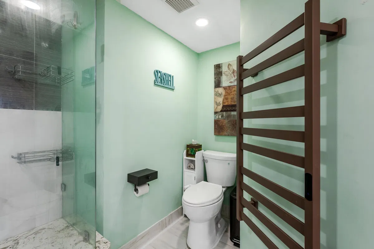 Unit 9802 photo 10