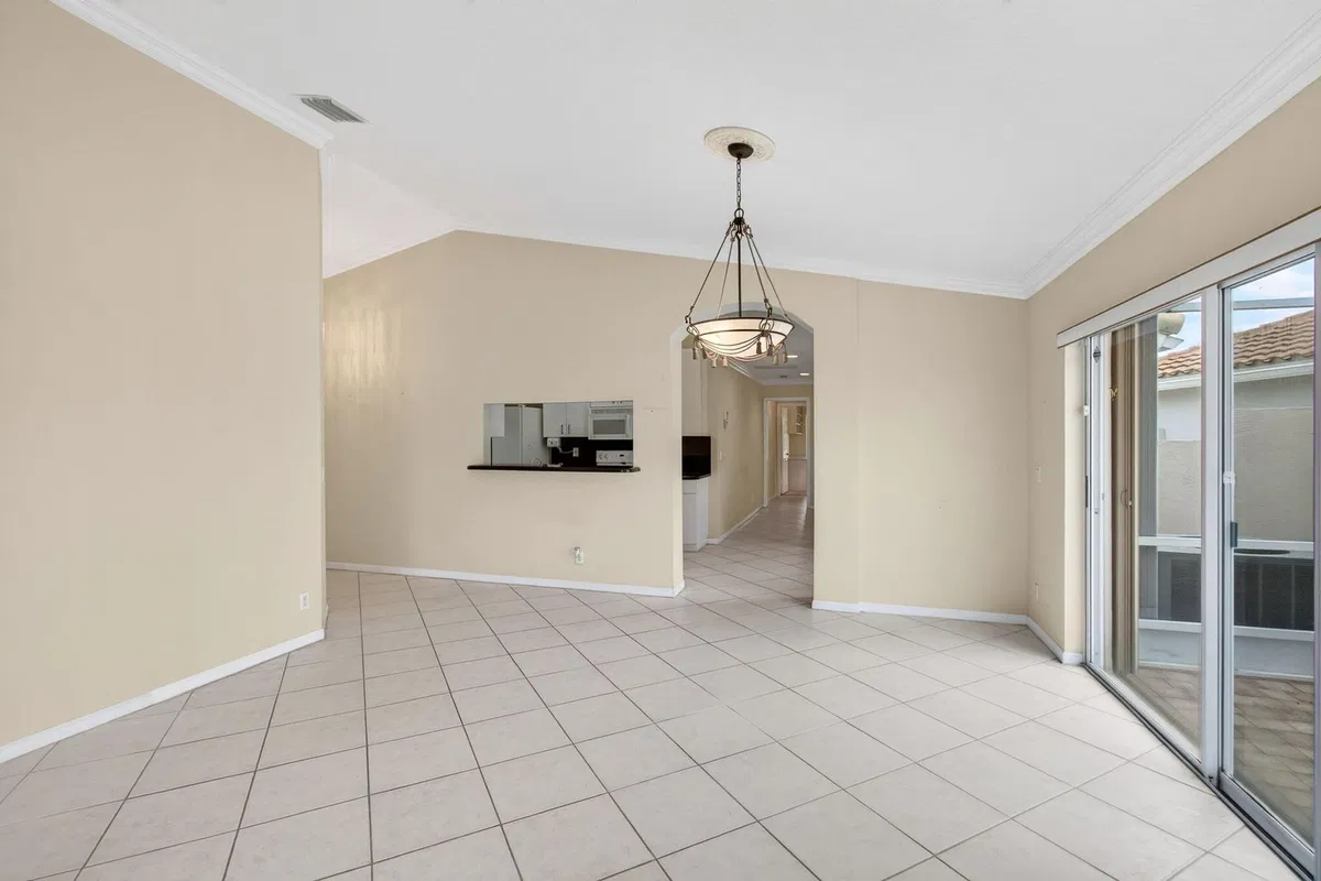  Residence photo 19