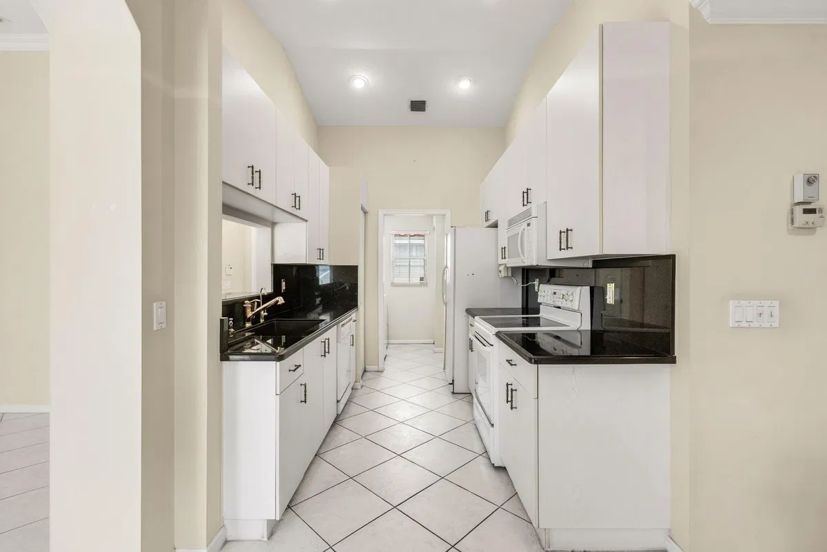  Residence photo 31