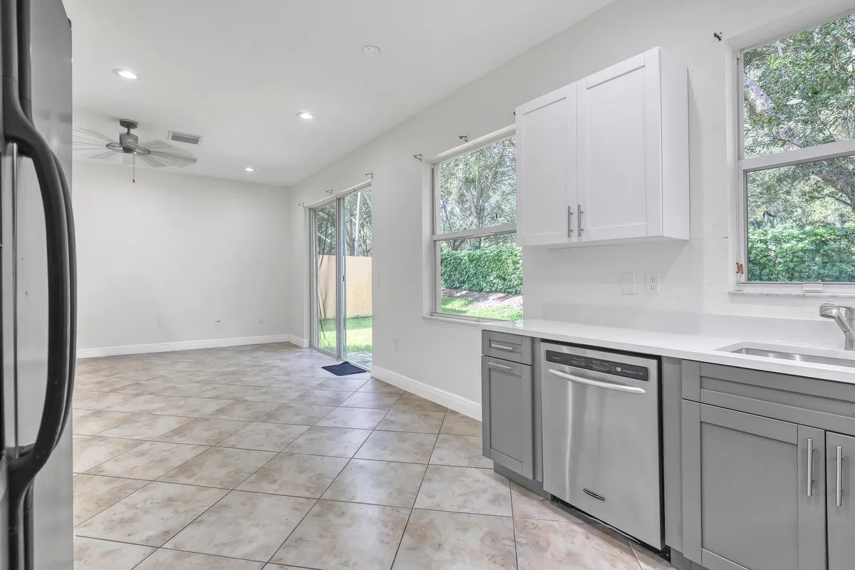 Residence photo 16