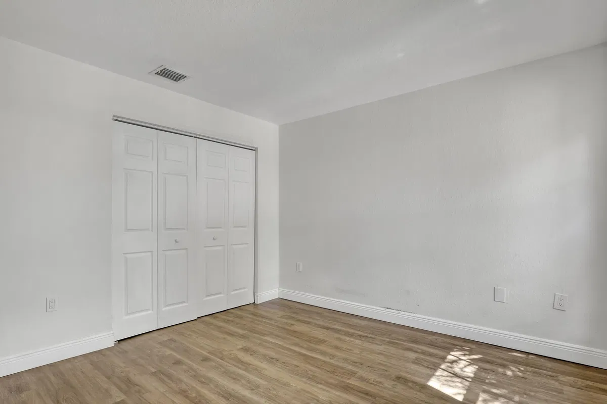 Residence photo 25