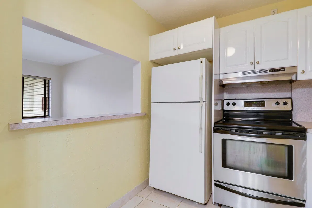 Unit 109 photo 10