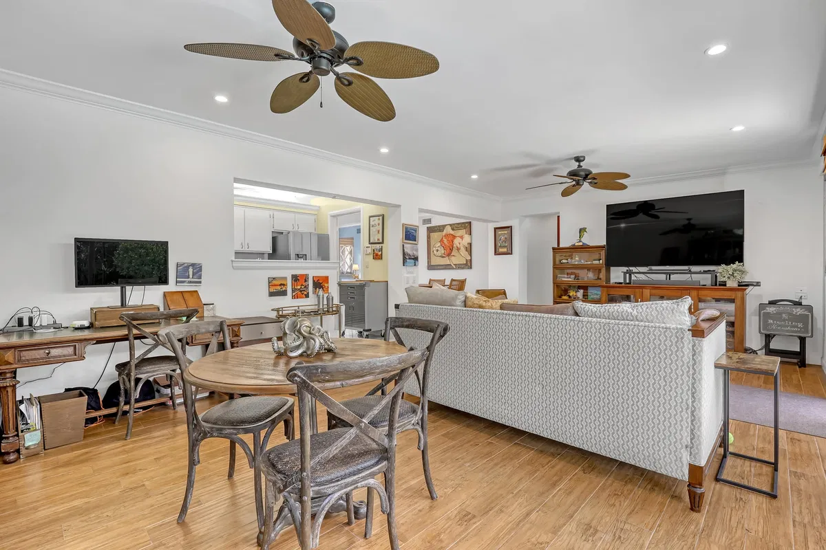 Palm Beach Shores Residence photo 19