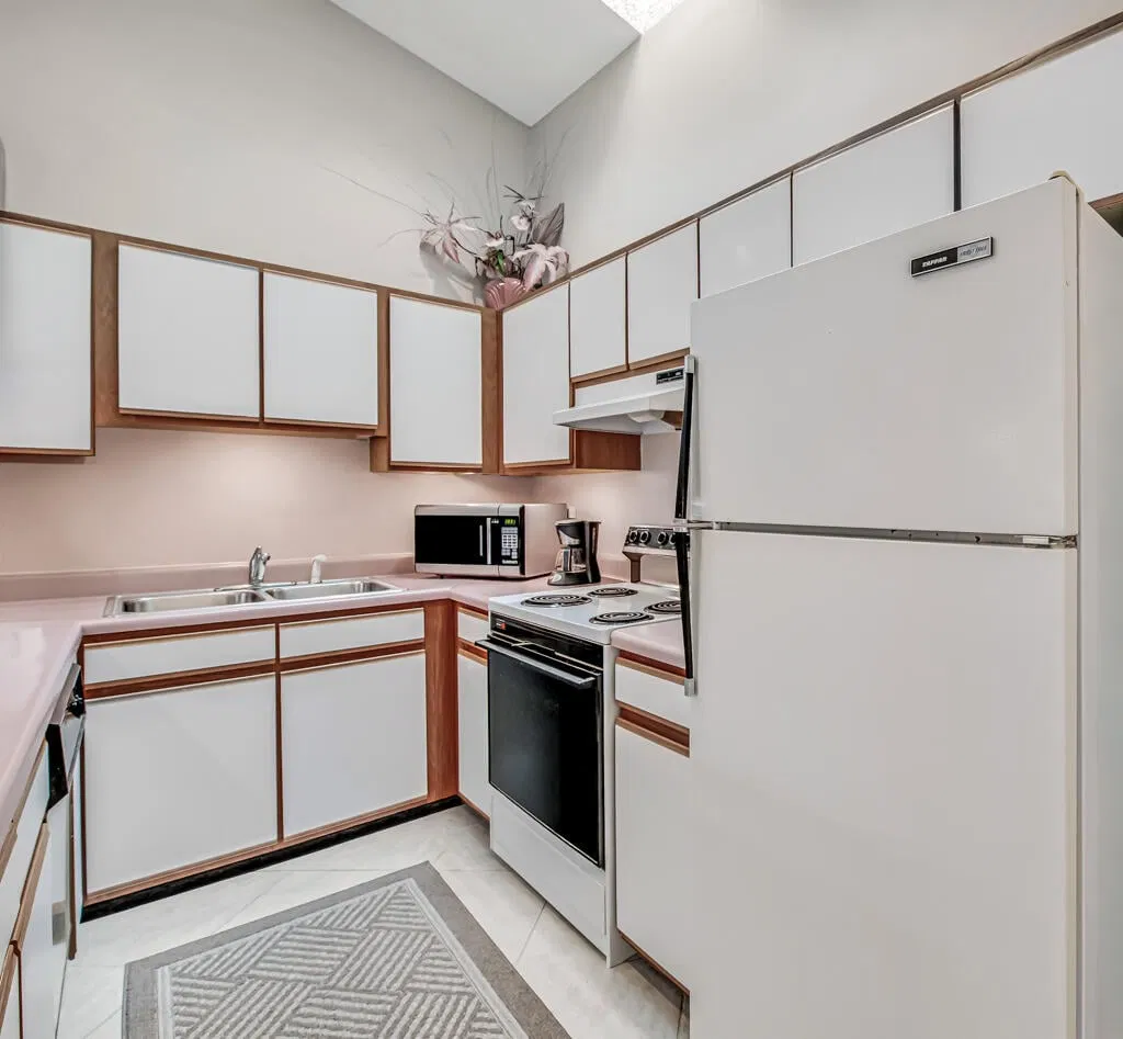 Unit 202 photo 10