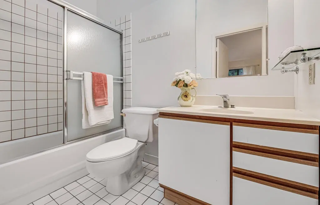 Unit 202 photo 19