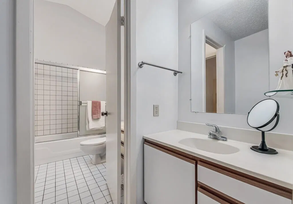 Unit 202 photo 25