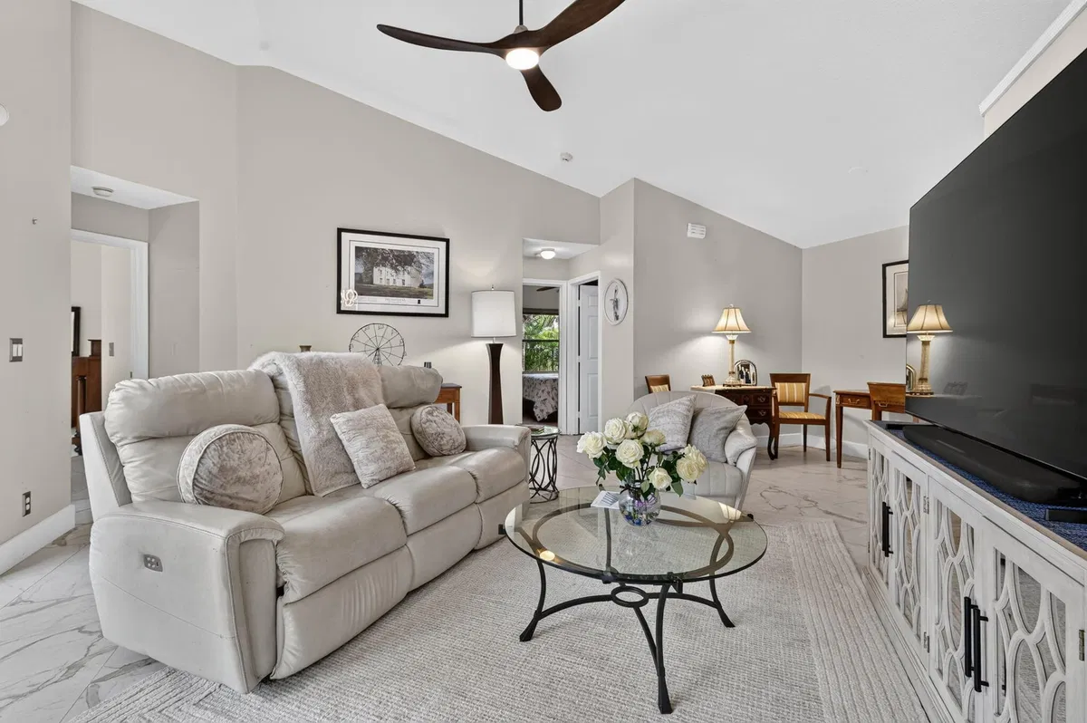 Residence photo 19