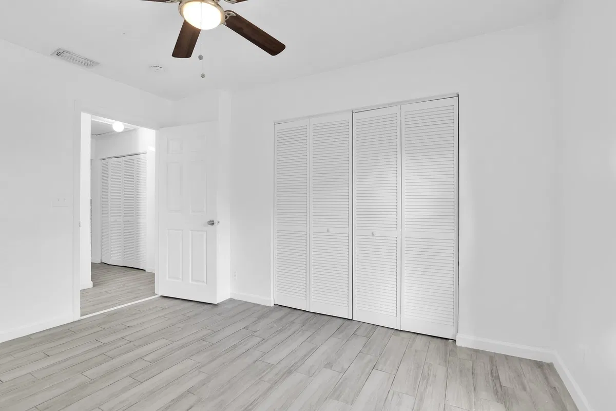 Residence photo 16