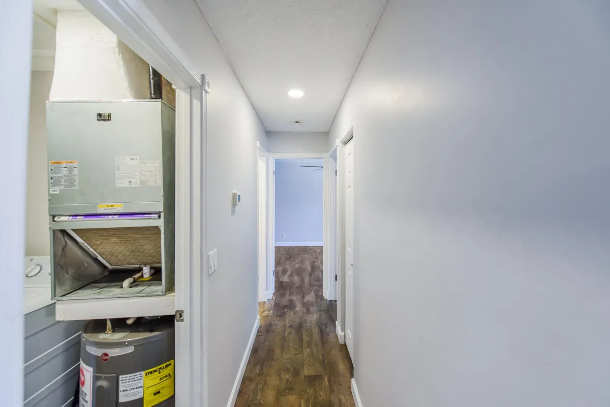 Unit 52 photo 19
