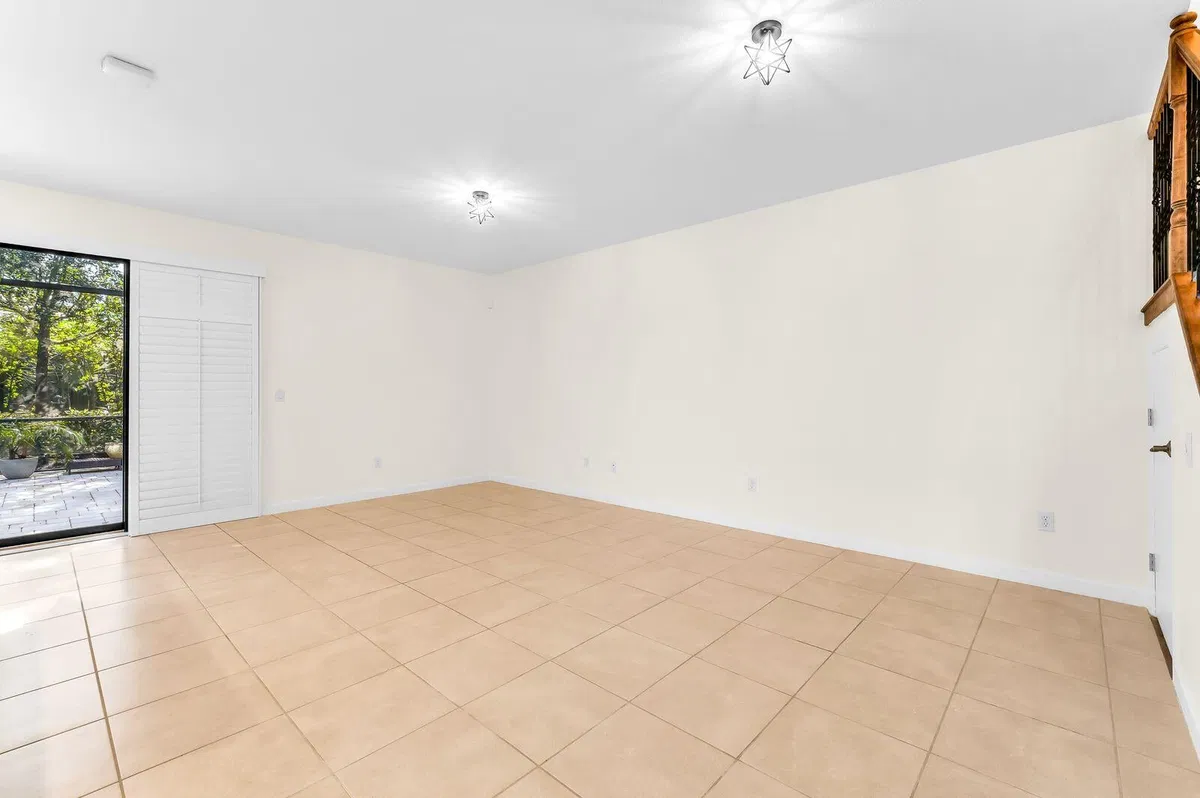  Residence photo 7