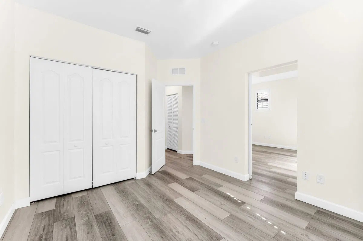  Residence photo 25