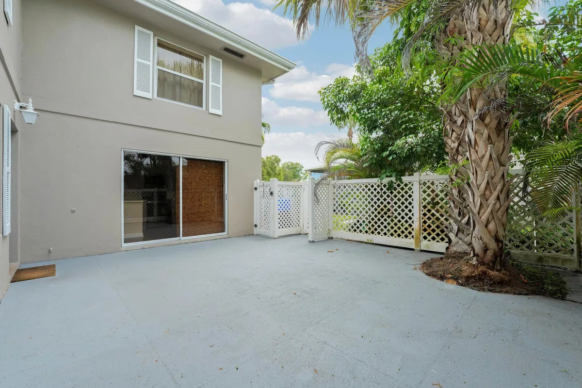  Residence photo 22