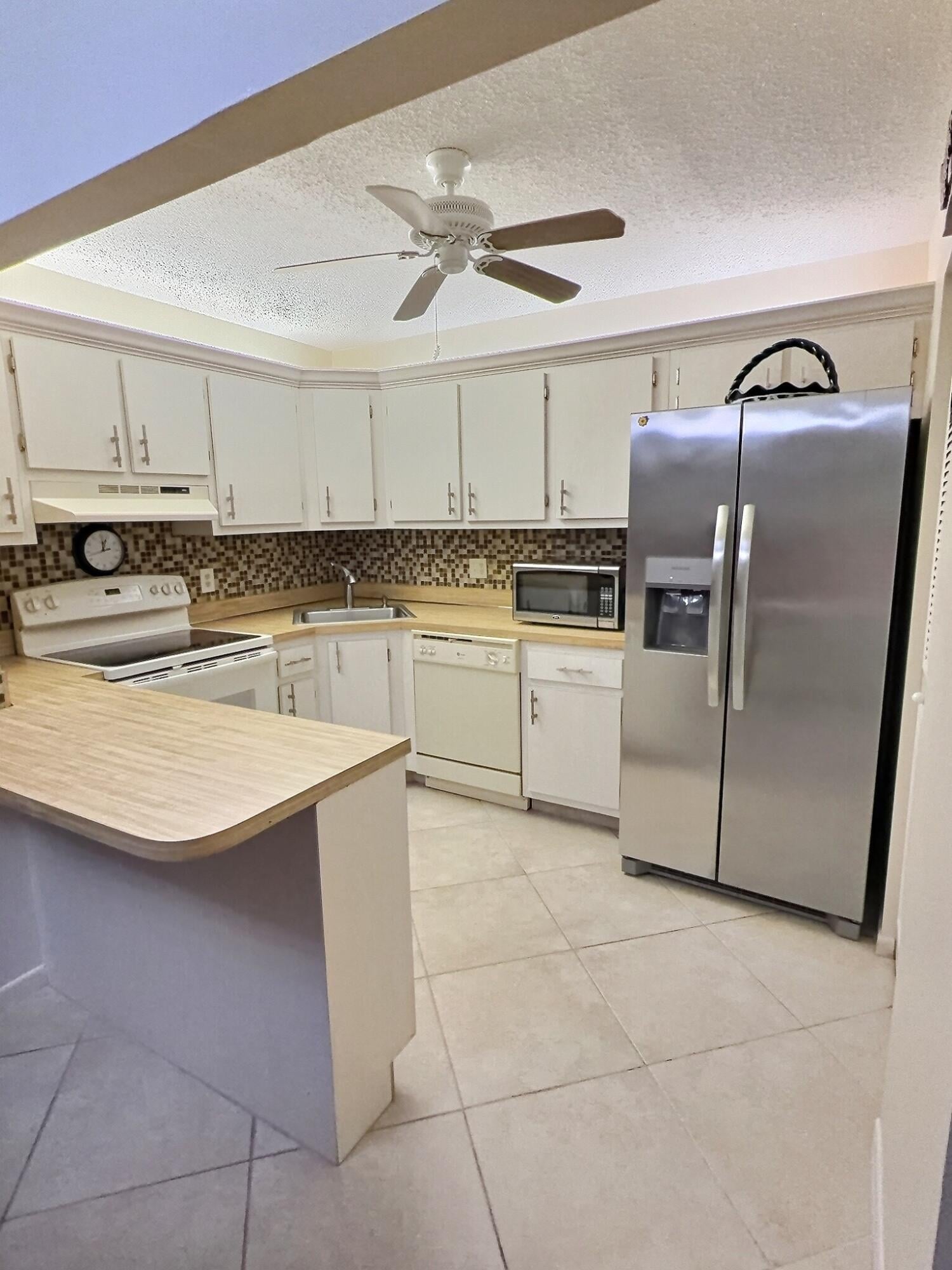 Unit B-1 photo 10