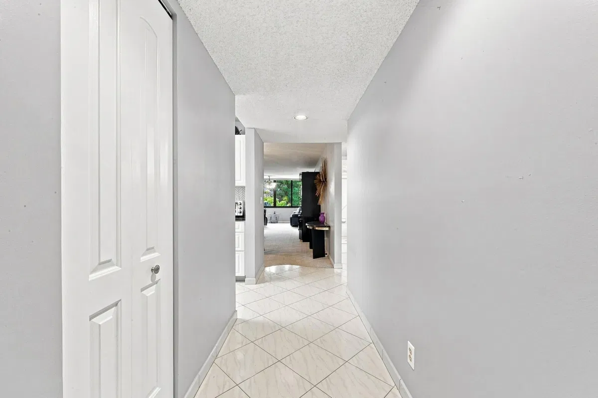 Residence photo 4