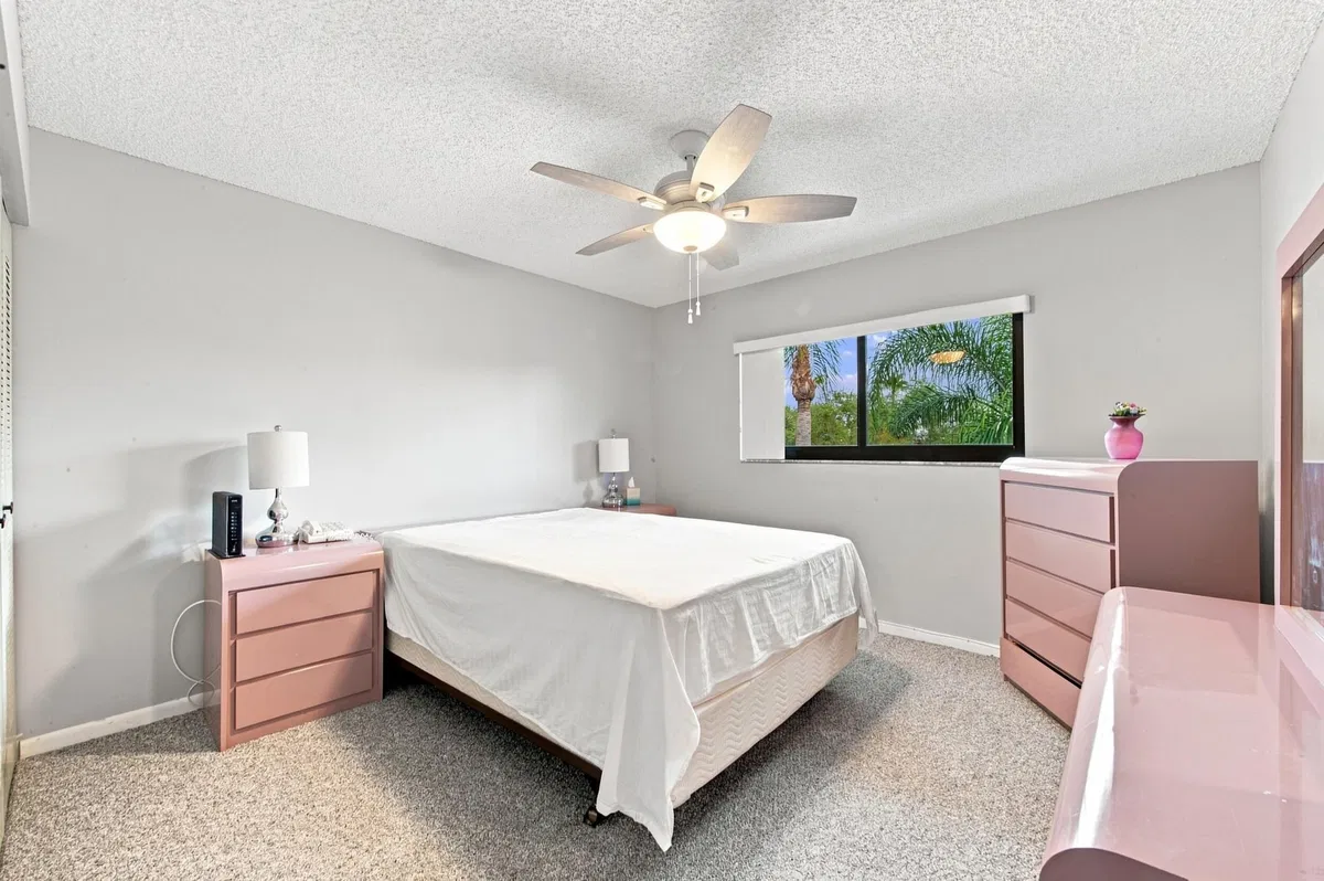 Residence photo 22
