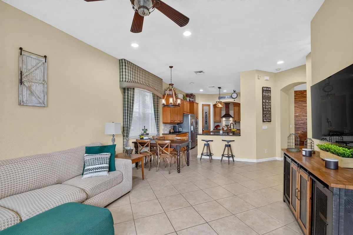 Residence photo 19